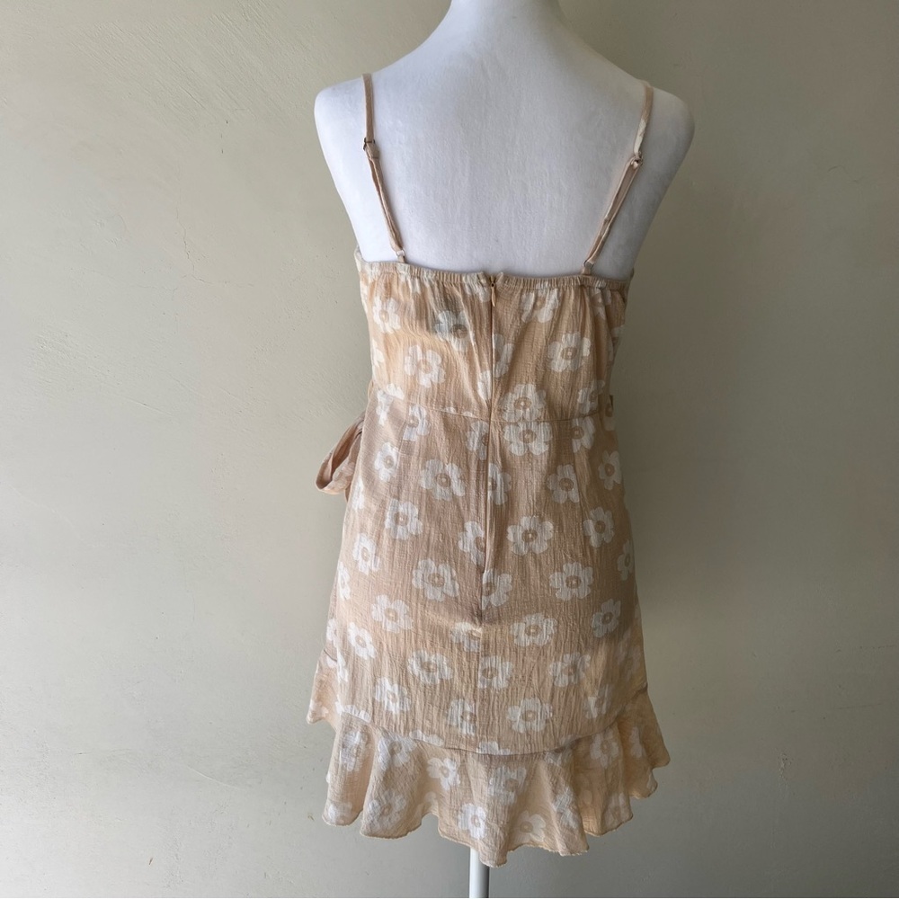Princess Polly Floral Beige wrap Dress size 8 Y2K - Picture 4 of 9